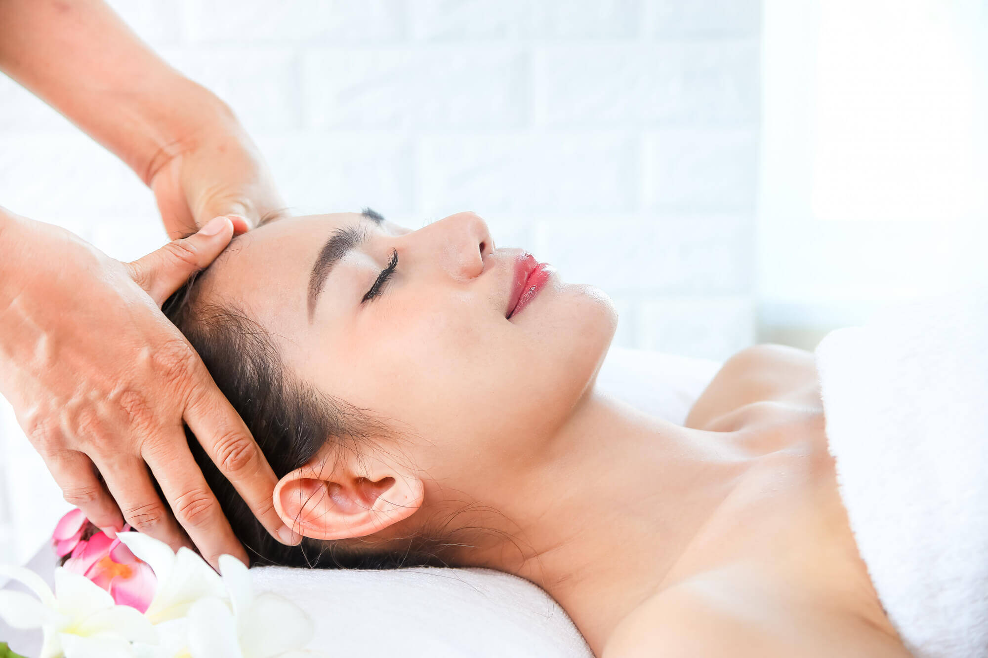 Relaxing Head Massage with Essential oils